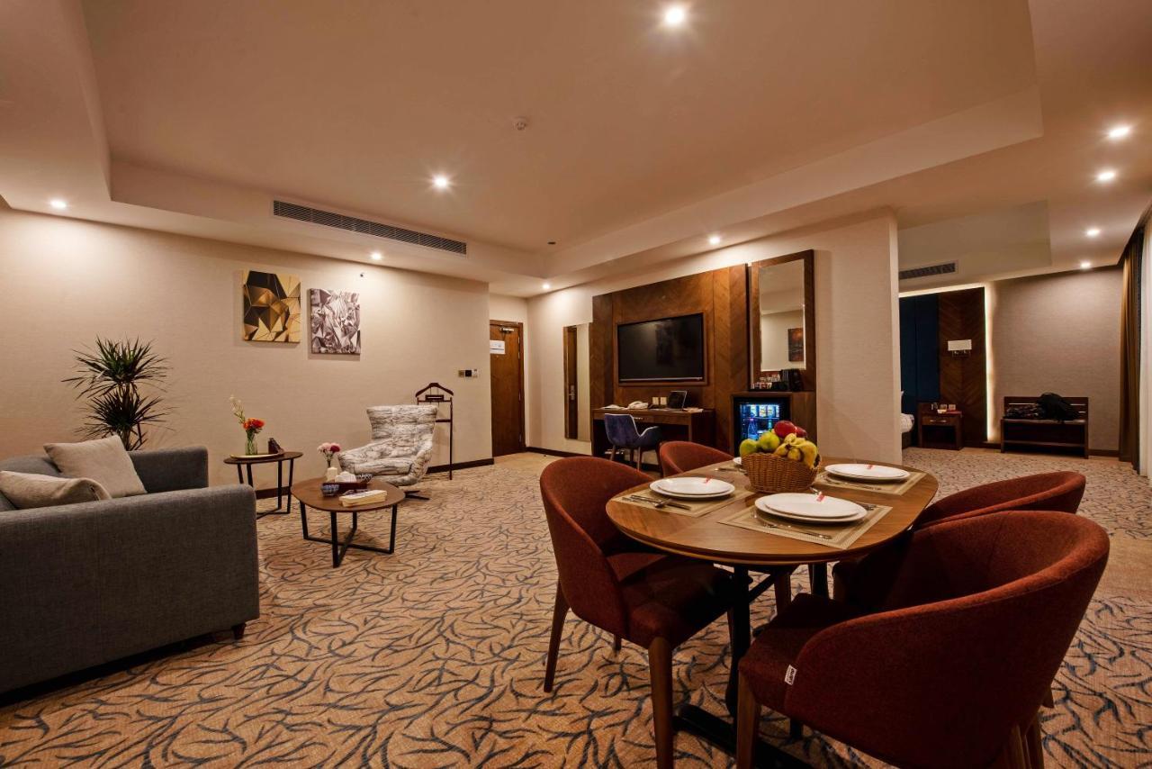 Sunday Emerald Hotel Джеда Екстериор снимка