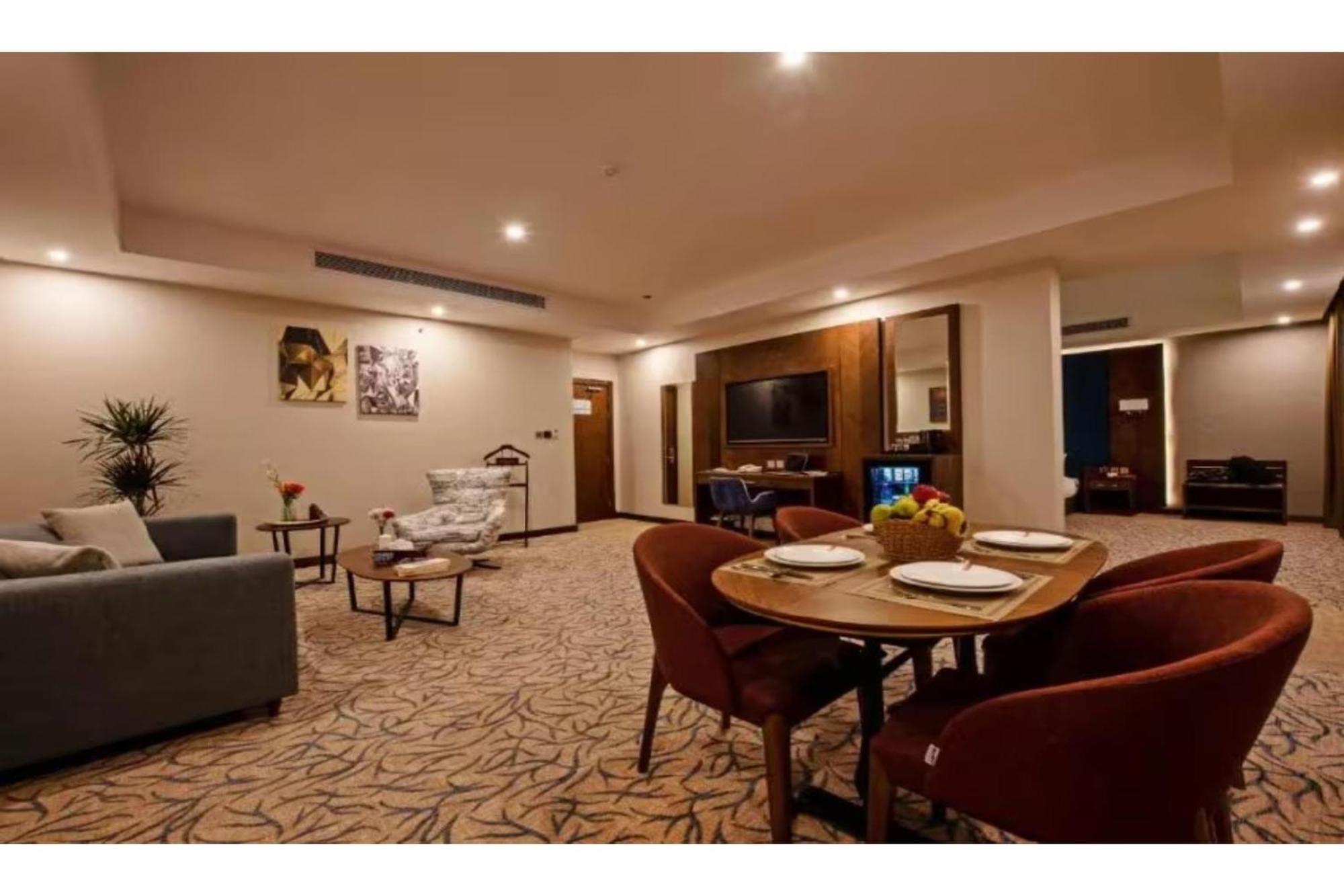 Sunday Emerald Hotel Джеда Екстериор снимка